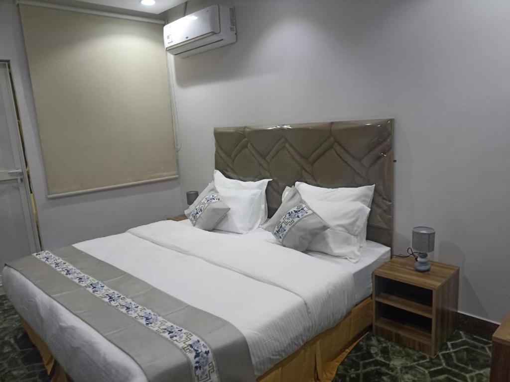 QUIET ROOMS APARTMENT