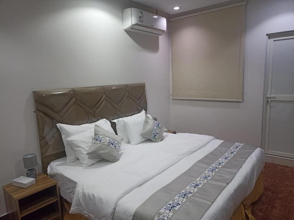 QUIET ROOMS APARTMENT