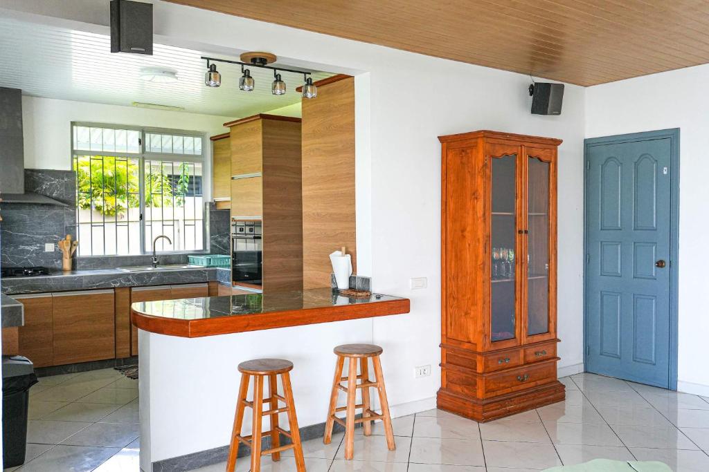 3BR Beachfront Villa Steps from the Lagoon - photo 12 - Moorea, Polynésie