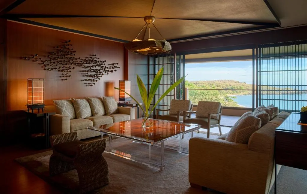Alii Royal Suite