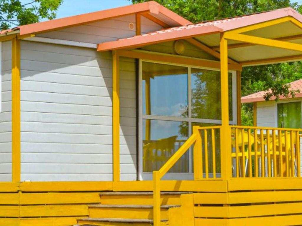 Bungalow Charmant avec Terrasse – 2 Chambres