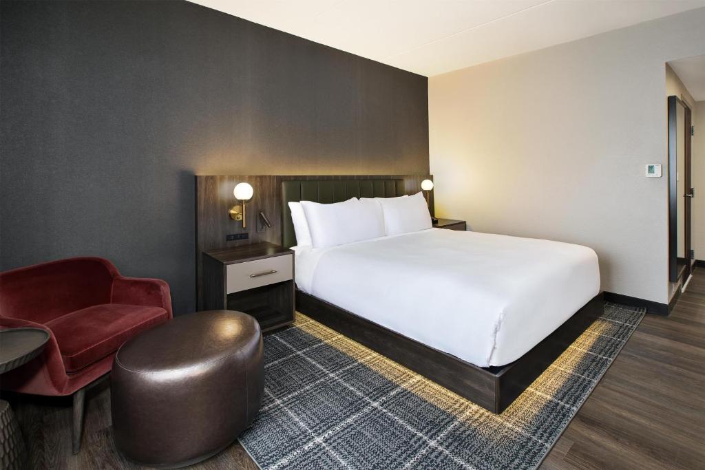 DoubleTree by Hilton Hotel Detroit Novi photo