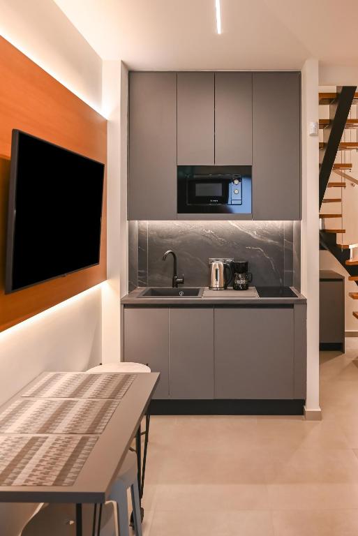The Elegant Apartment In Pagrati