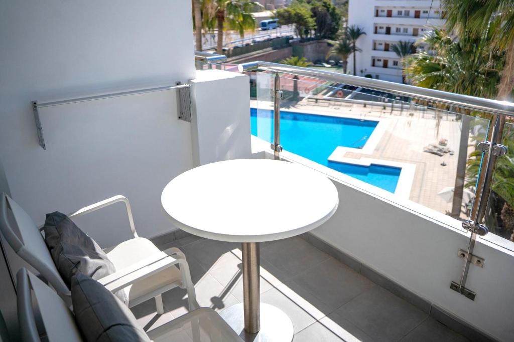 Coral Ocean View - Adults Only - 