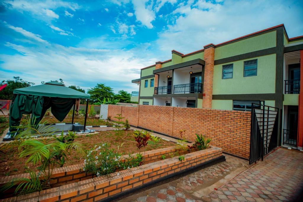 Silver Home Apartment