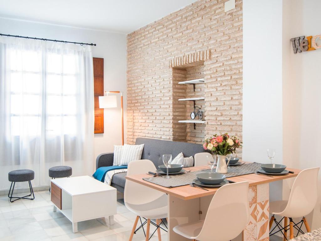 Riverside Triana Apartment