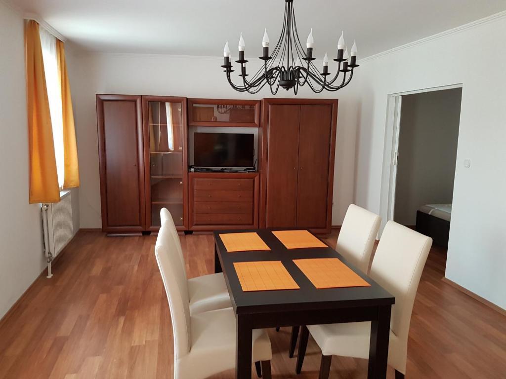 Kuchyňa alebo kuchynka v ubytovaní Apartman Kaszás Central