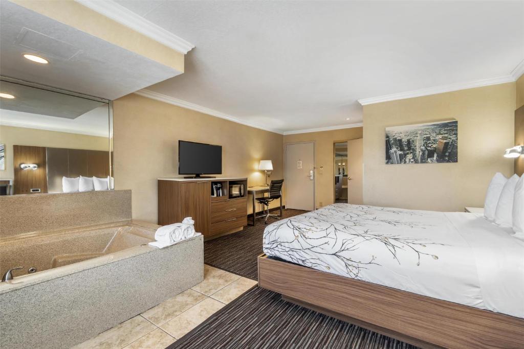 Best Western Airpark Hotel - LAX Airport LA Stadium - King Suite With Spa Bath - Non-Smoking