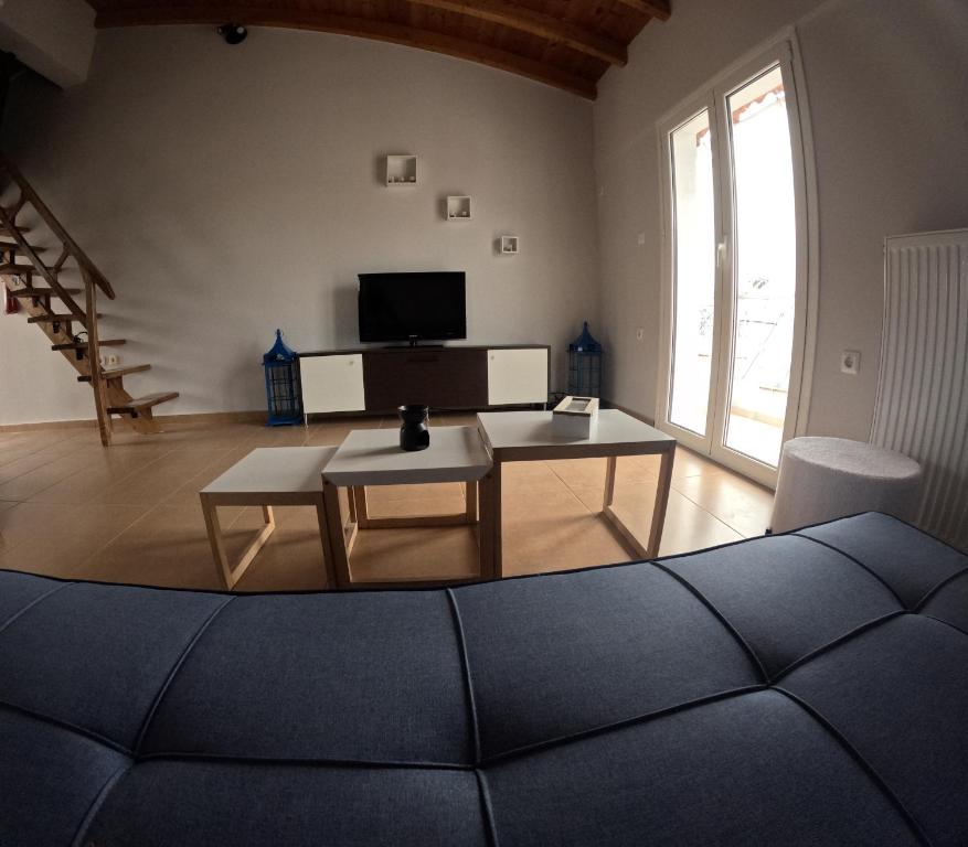 Christoffer Mpournazi Penthouse