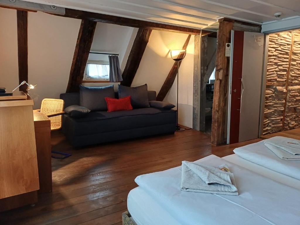 Schiefes Haus - Standard Double Room