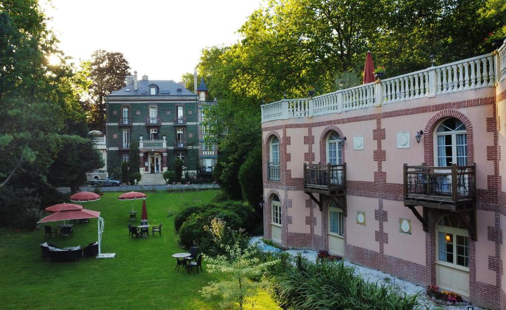 Belle Isle Sur Risle - Chateau Hotel & Spa - Housity