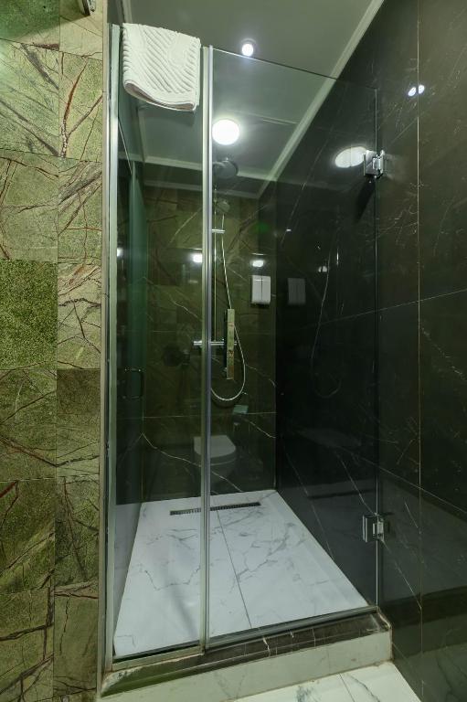 لابی و فضای عمومی LUVERDE HOTEL Sarkand - تصویر ۵