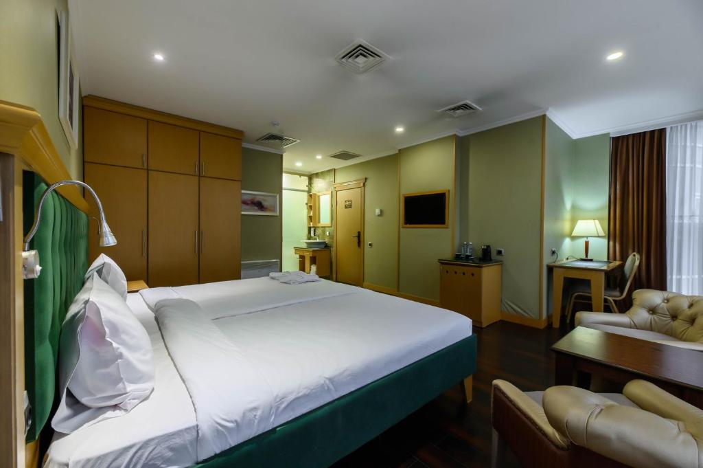 فضای داخلی LUVERDE HOTEL Sarkand در آلماتی - تصویر ۳
