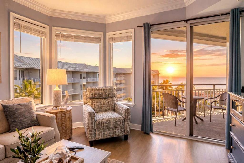 Oceanfront 2BR Luxury - Balcony - Coligny Views, Hilton Head Island, SC
