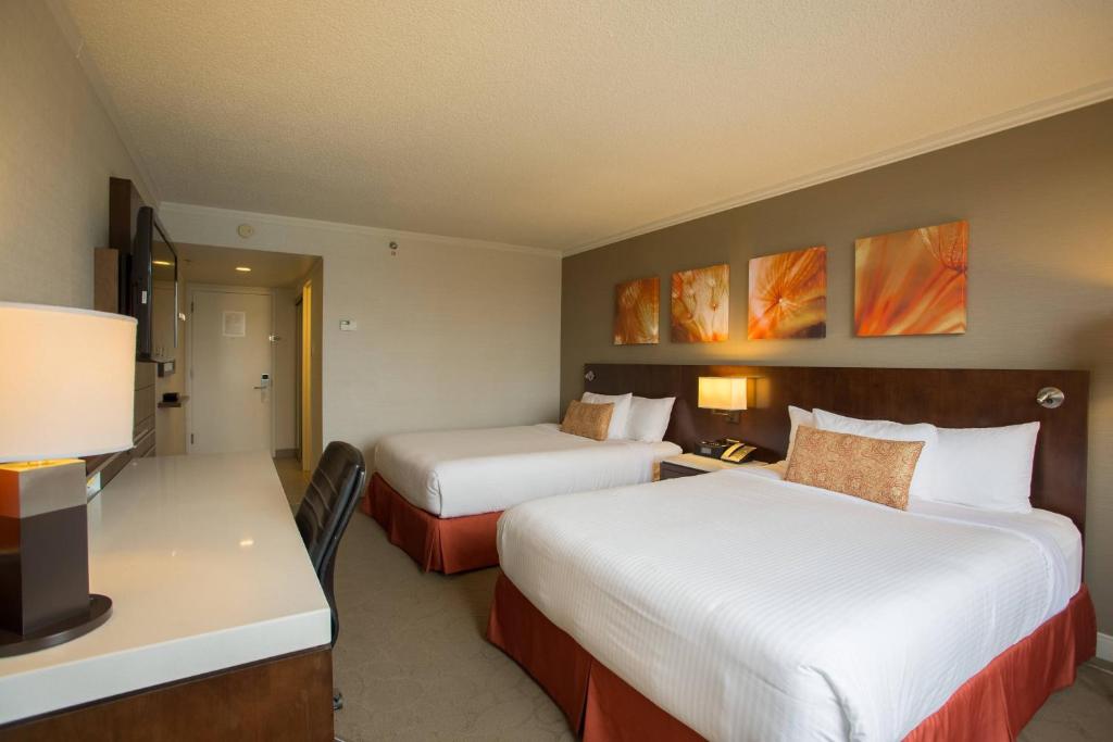 Delta Hotels by Marriott Saguenay Conference Centre - Chambre Queen De Luxe Avec 2 Lits Queen-Size