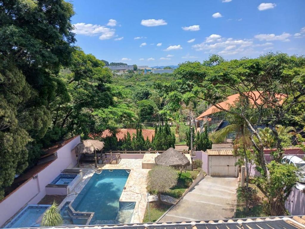 an aerial view of a swimming pool in a yard at Chateau Magalhães in Itatiba