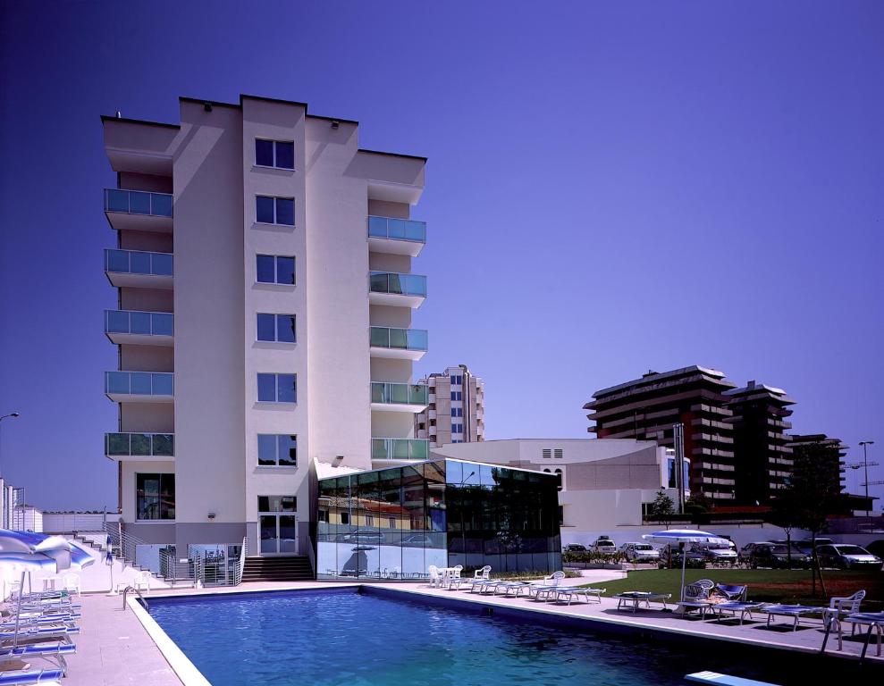 Bazén v ubytování Hotel Baia Flaminia nebo v jeho okolí