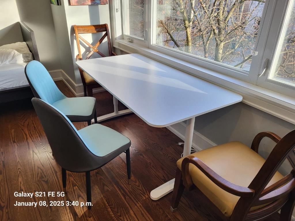 Modern House in Toronto - Camera Tripla Comfort