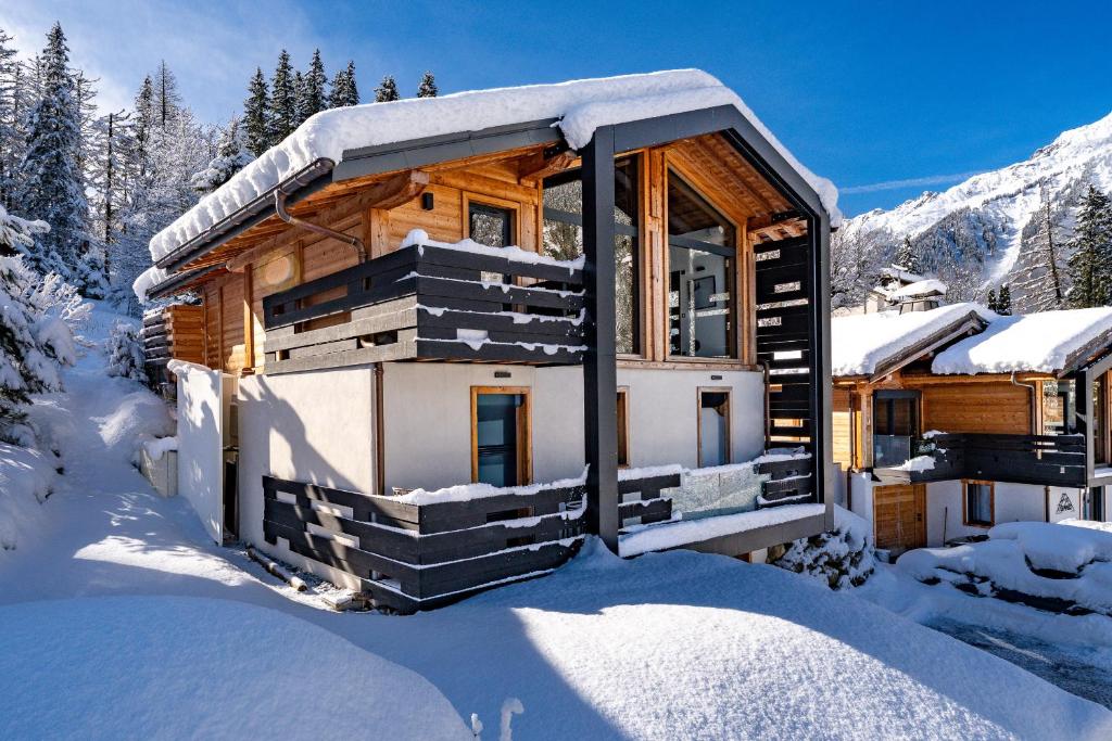 Chalet Green Forest