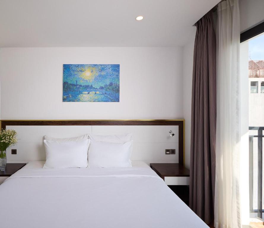 Executive Double Room with Mountain View and Bathtub