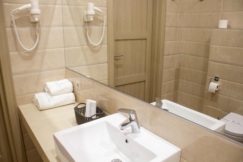 Hotel Versailles - Twin Room With Bathroom