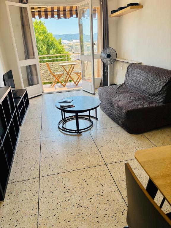 Appartement calme donnant sur le Stade Vélodrome