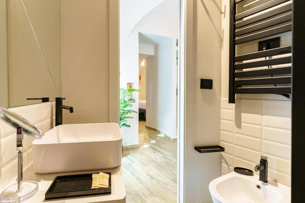 VICOLO SAN GAETANO -luxury rooms- - 17