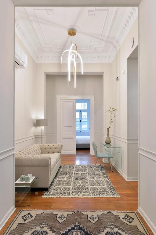 1900 ATHENIAN HOUSE