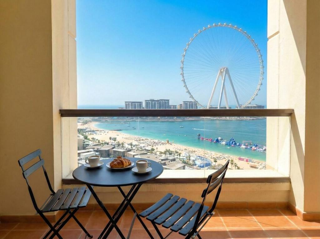 Stunning Sea View - 2-BR - 2 min Walk to Beach