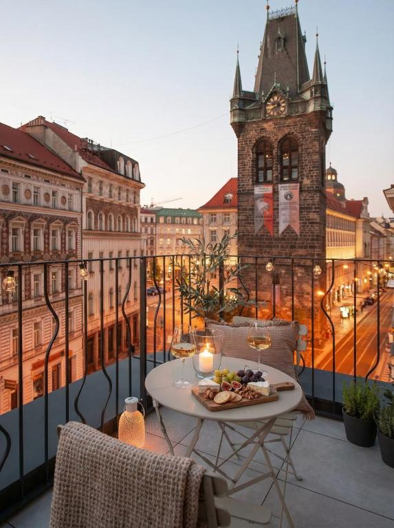 Turnkey I Henry's Tower Apartments