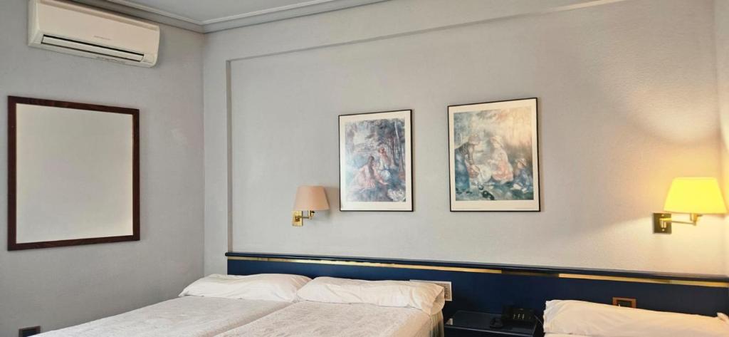 Hotel Rey Sancho Ramírez - Triple Room