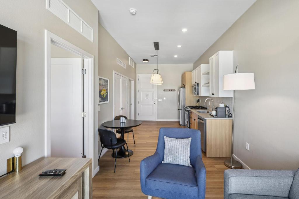 Sentral Old Town - 