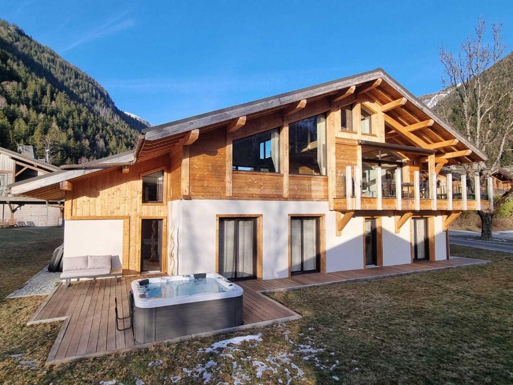 Chalet avec jacuzzi et animaux admis, vue Mont-Blanc