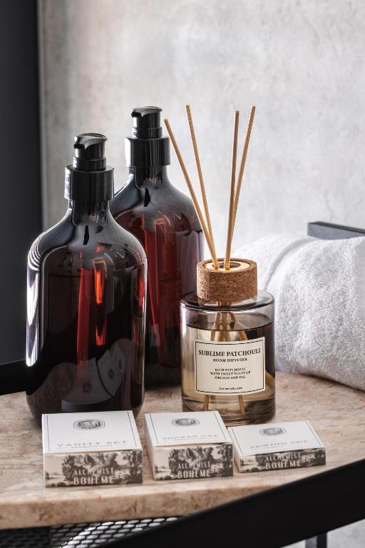 Turnkey I Henry's Tower Apartments - 15