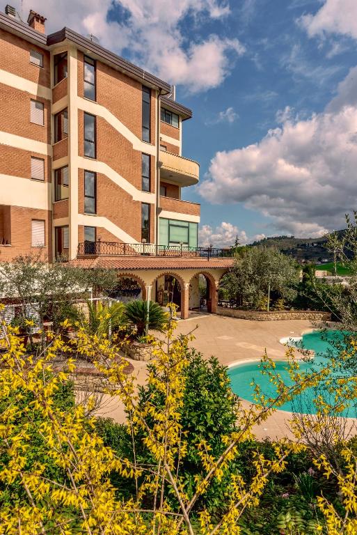 El Patio Hotel