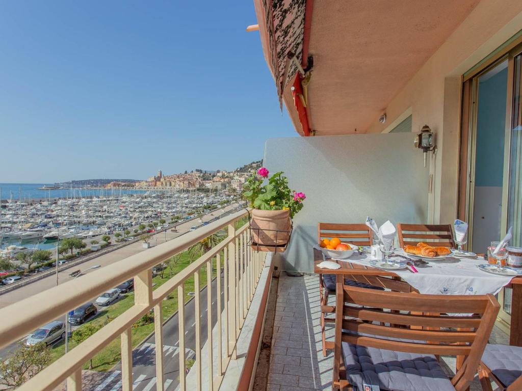 Magnifique 3P face mer avec terrasse à Menton