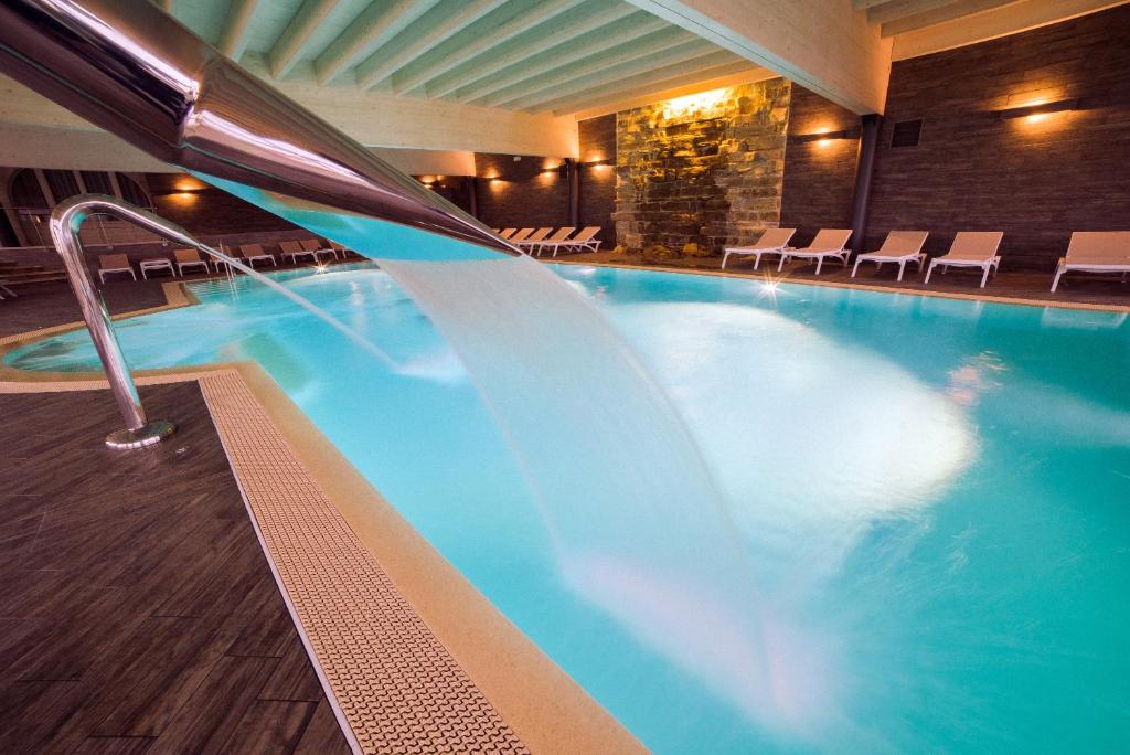 Basen w obiekcie Creative Design House Golf & SPA lub w pobliżu