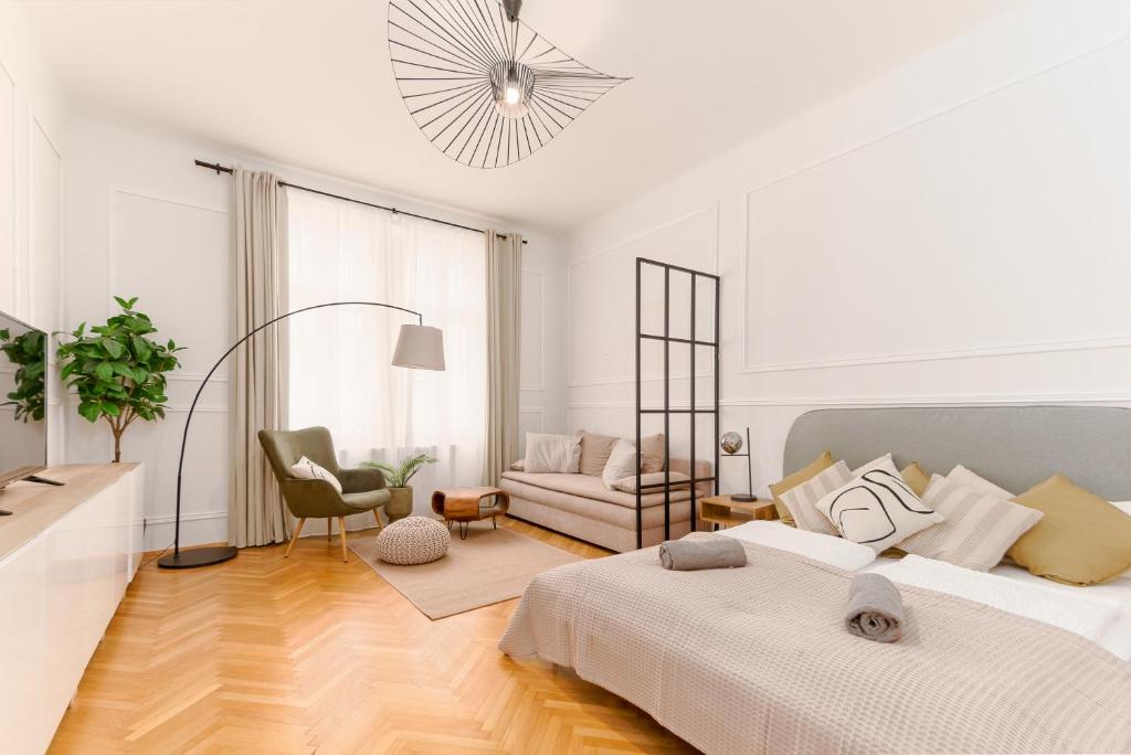 Expats and relocation - Only Monthly Stays - Near U1 Metro
