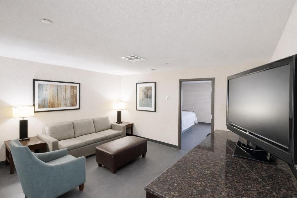Hotel Lotus Kansas City Stadium - Suite Deluxe Con Cama Extragrande