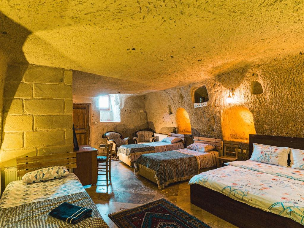 Atilla's Cave Hotel - Chambre Familiale Avec Salle De Bains Privative