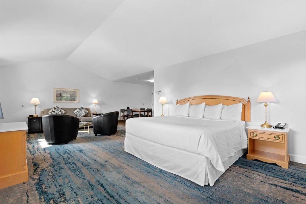 Kootenay Lakeview Resort BW Signature Collection