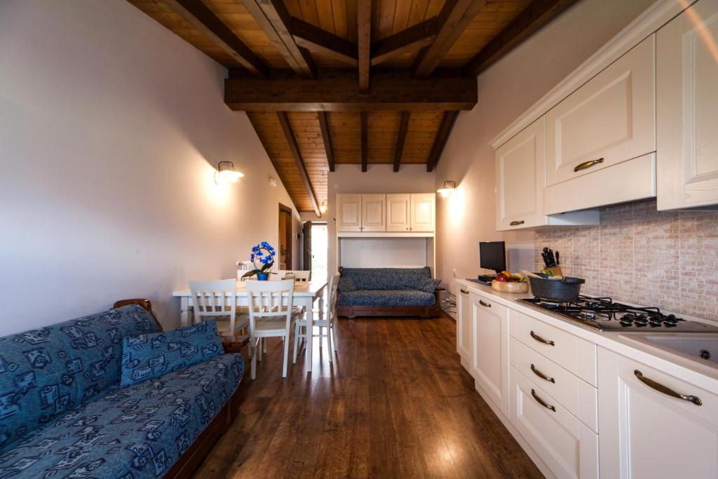 Kuchyň nebo kuchyňský kout v ubytování Agriturismo alla Poncia