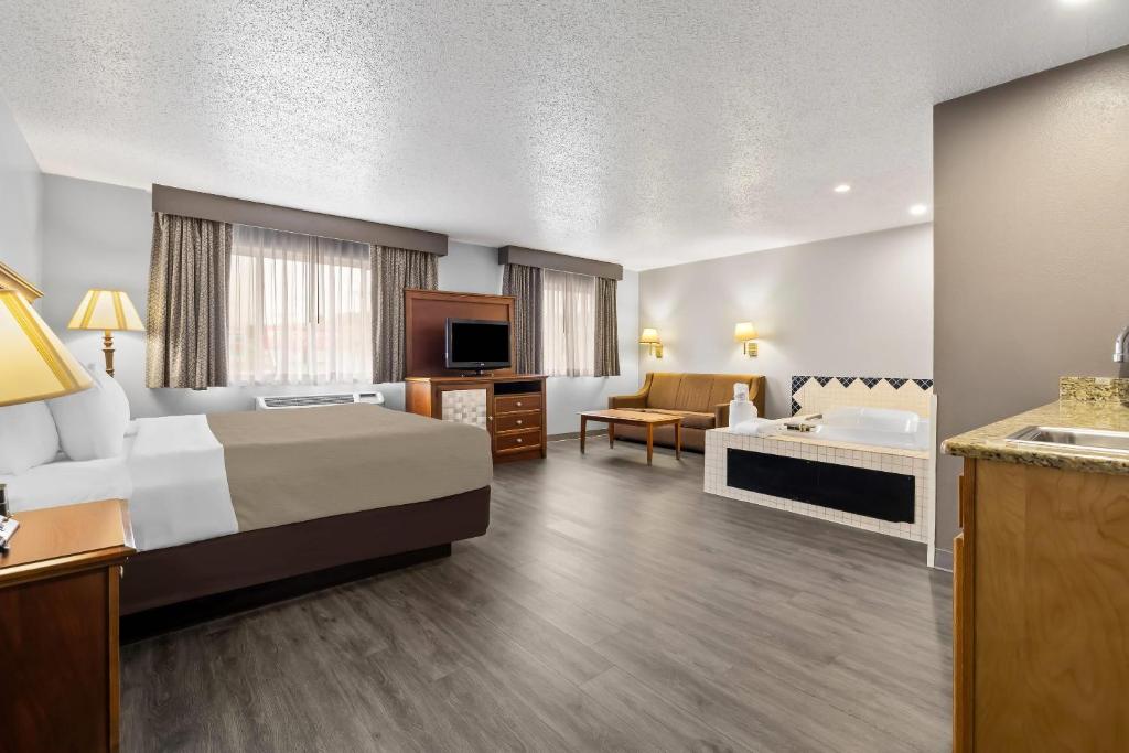 Quality Inn near Monument Health Rapid City Hospital - キングスイート ホットタブ付 禁煙