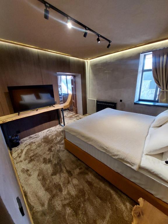 فضای داخلی Shymbulak Resort Hotel در آلماتی - تصویر ۳