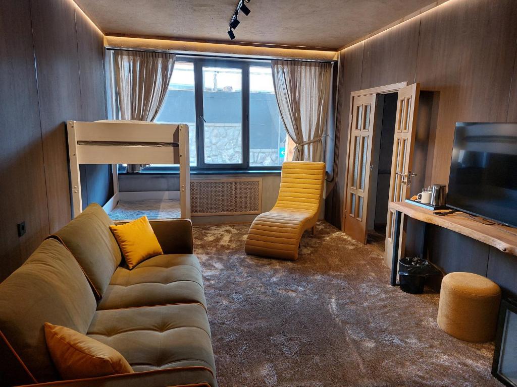 لابی و فضای عمومی Shymbulak Resort Hotel - تصویر ۵