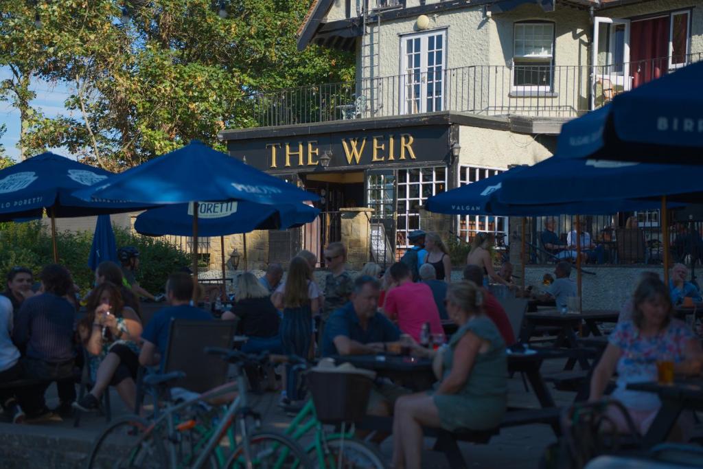 The Weir Hotel tesisinde konaklayan konuklar