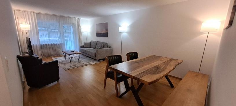 Executive 2 BD flat in city center - Hösch 1