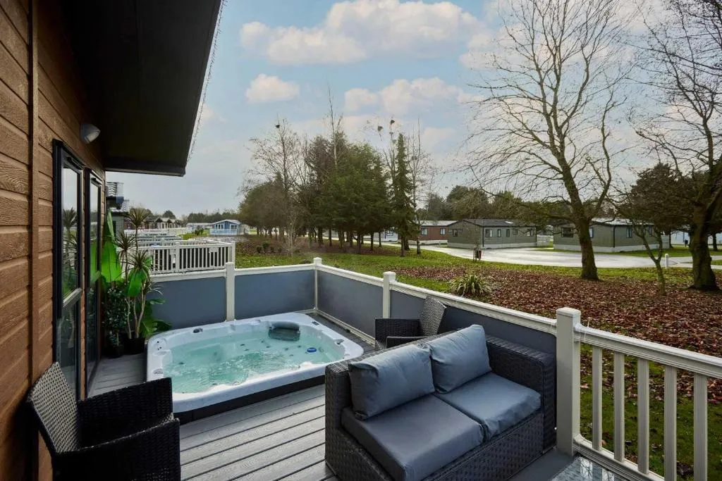 The Yorkshire Burrow Lodge with Hot Tub