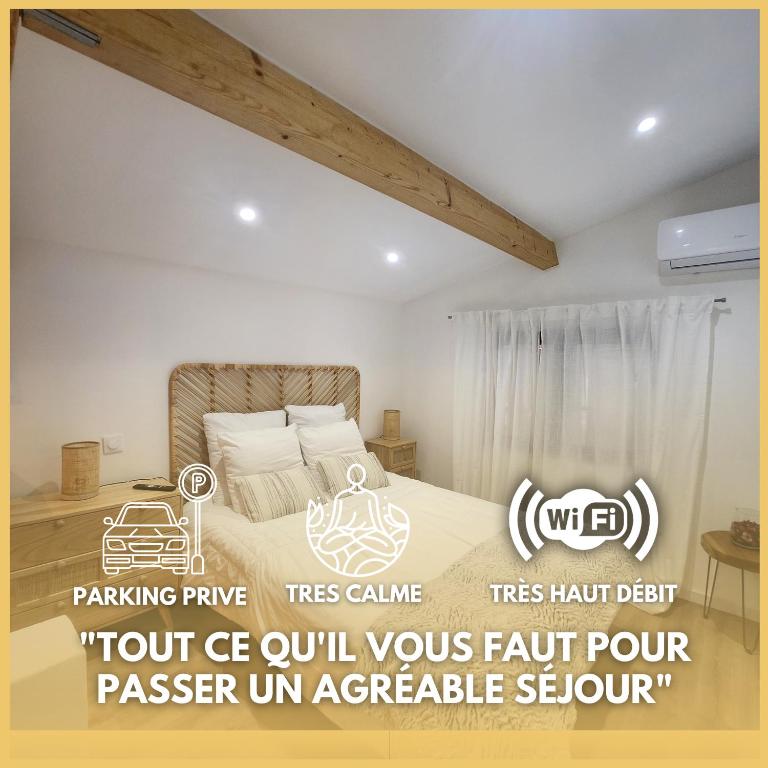 a bedroom with a bed in a room at Duplex - Clim - Parking privé - Wifi - proche Avignon et parcs de Monteux - by CommeChezSoi in Vedène