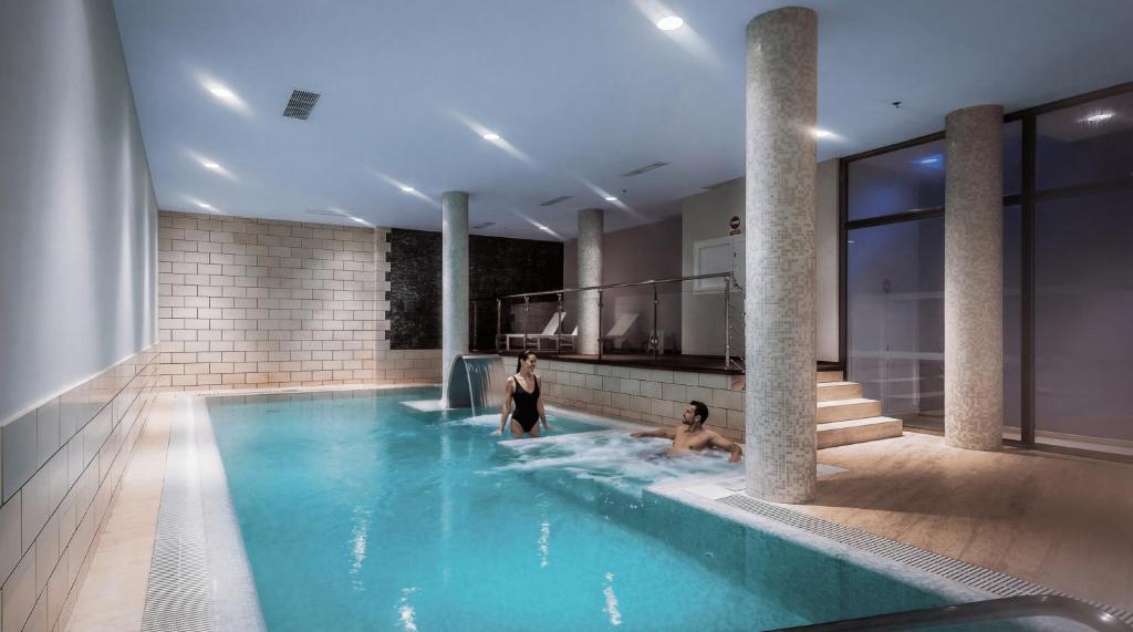 VACATION MARBELLA I Villa Finesse, Luxury Villa, Golden Mile, Swimming-pools, Sauna, Spa, Gym, Gated Community, Minutes from Golfs and Beaches photo photo 5